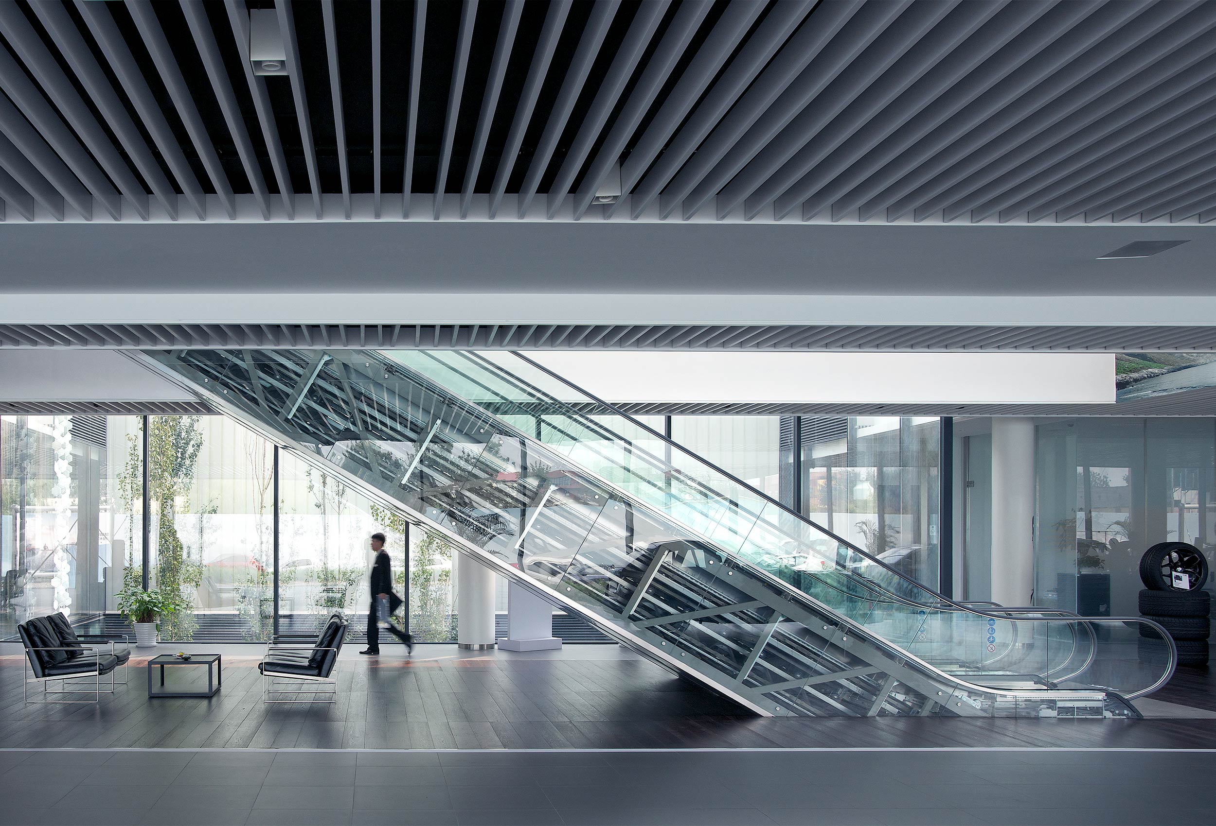 BMW Beijing / Pei Partnership Architects